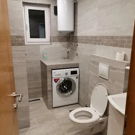 Break Apartment *
