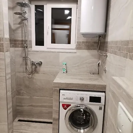 Break Apartment *